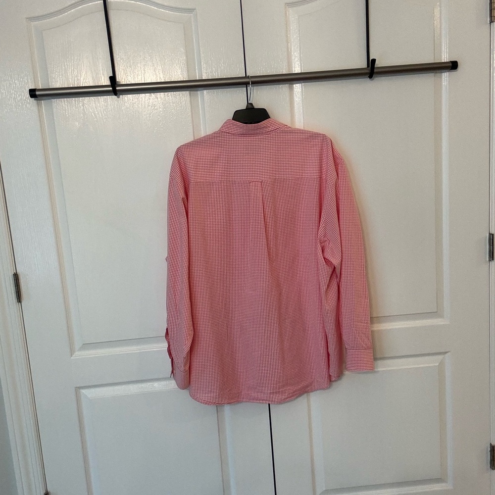 Men’s Big & Tall Izod button down shirt. Pink/white, long sleeve.